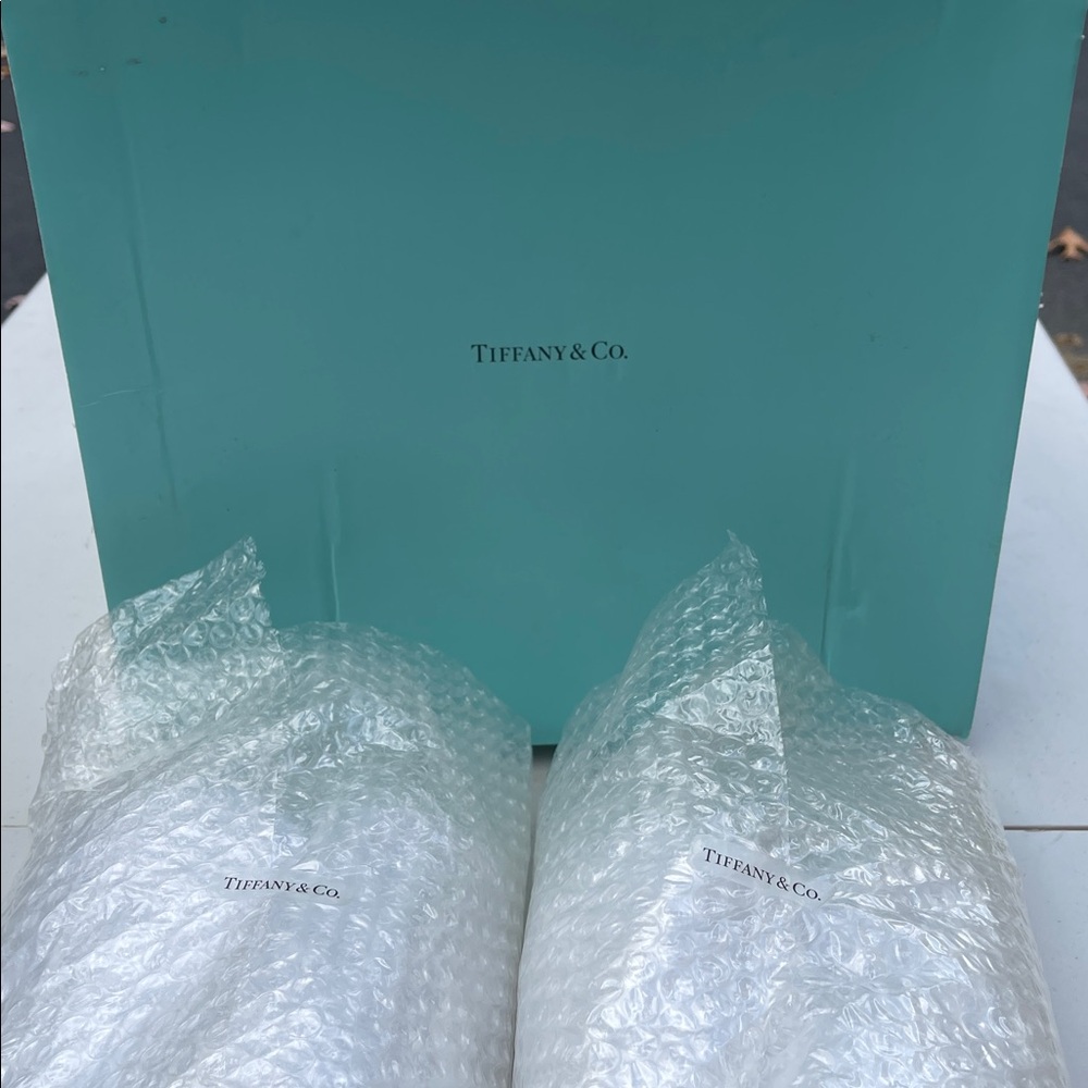Tiffany & Co. Clear Crystal Pitcher and Glass Set - Picture 4 of 5